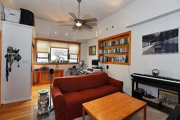 1st image of 405 Vanderbilt St #1