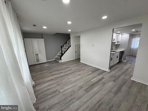 3rd image of 5585 Hecate Ct