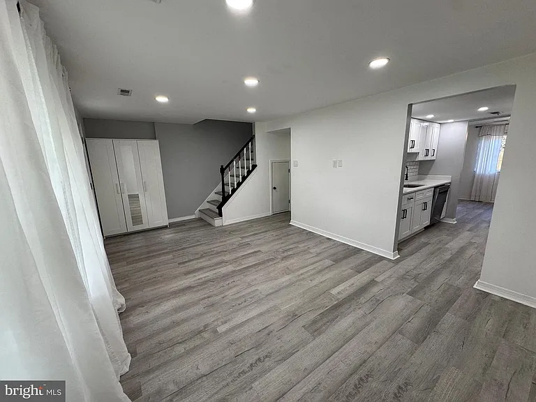 5585 Hecate Ct — Photo 3