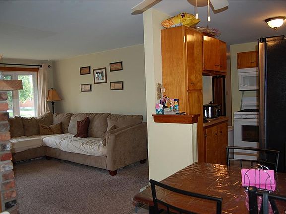 5th image of 42 Diane Dr