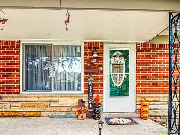5th image of 313 W Elza Ave