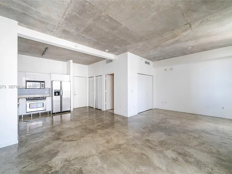 234 NE 3rd St #305 — Photo 3