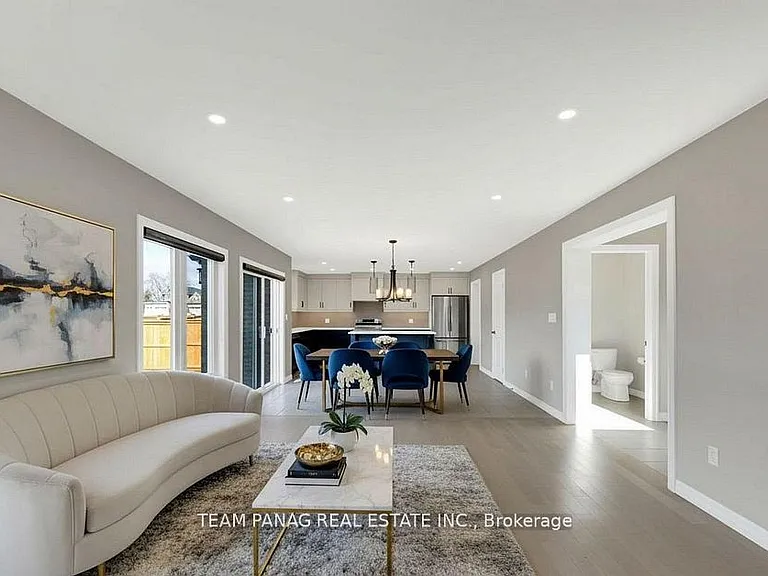 16 Berardi Cres — Photo 10
