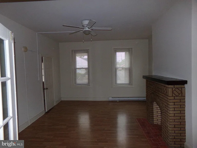 276 E Main St #1 — Photo 2