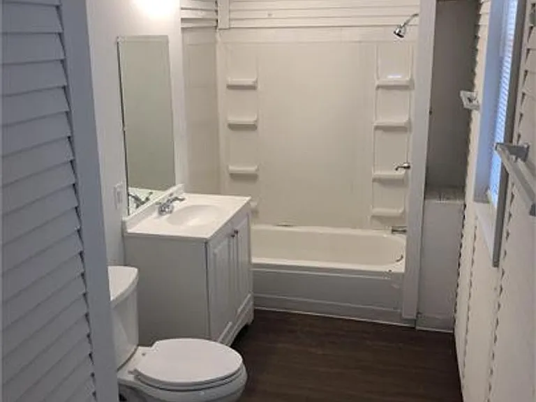 702 W Green St — Photo 14