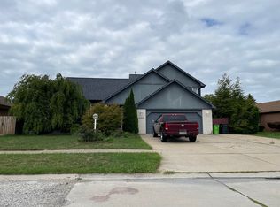 49543 Brockton Ct, Chesterfield, MI 48047