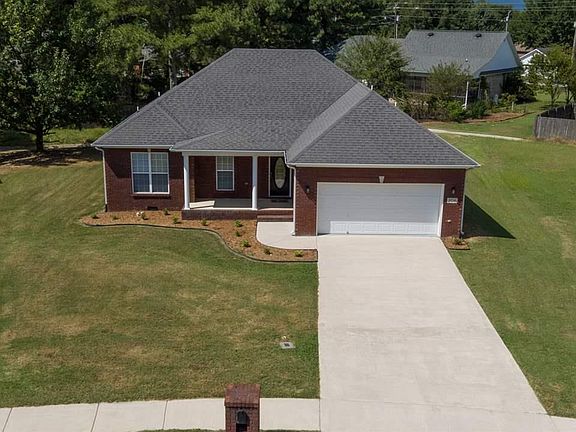 3rd image of 206 Chestnut Oak Cir