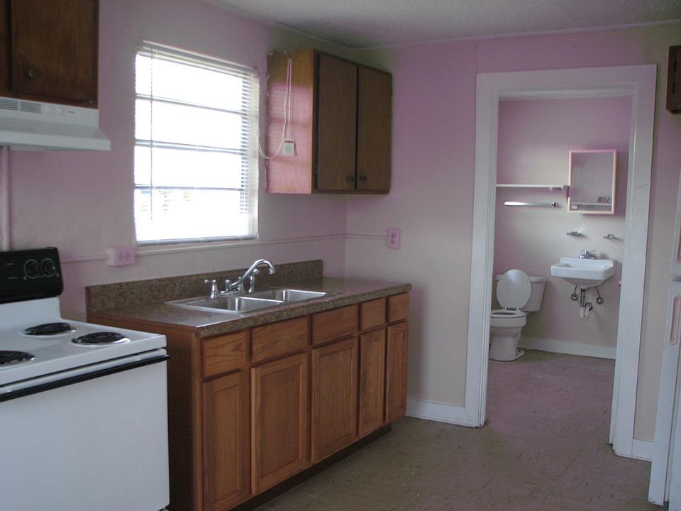 1st image of 69 Lexington Dr APT D4