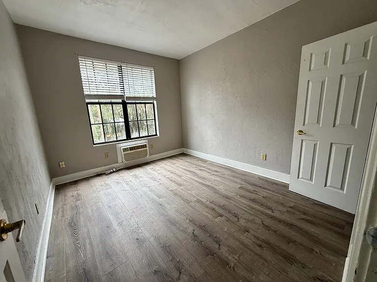 1717 S Park Ave #4 — Photo 26