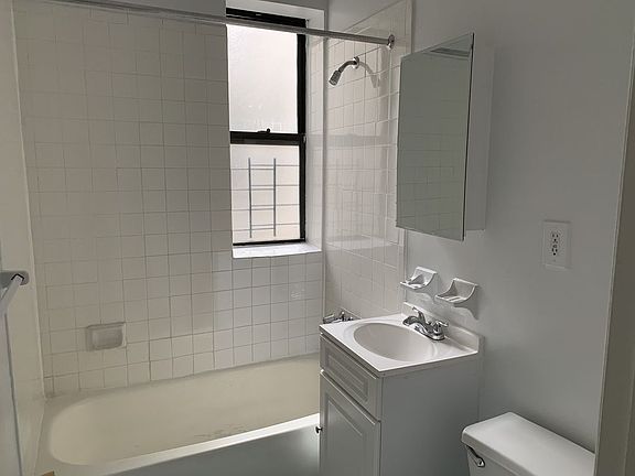 3rd image of 535 W 160th St APT 5B