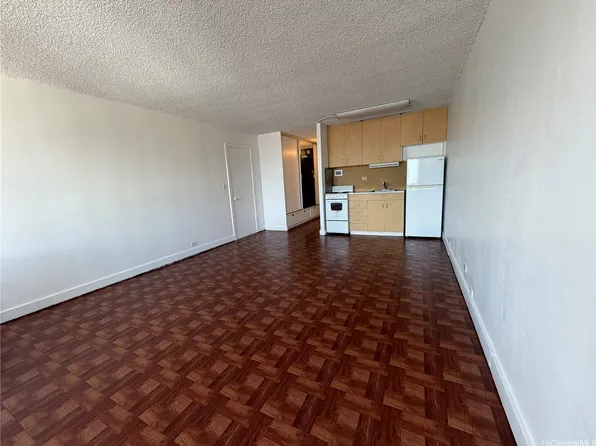 747 Amana St APT 2112, Honolulu, HI 96814