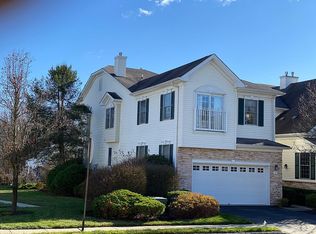 14 Pacio Ct, Roseland, NJ 07068