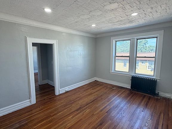 2nd image of 1300 Springfield Ave #304