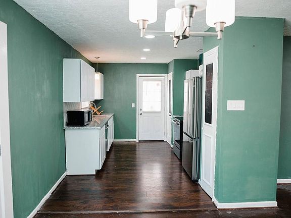 5th image of 2032 Vince St