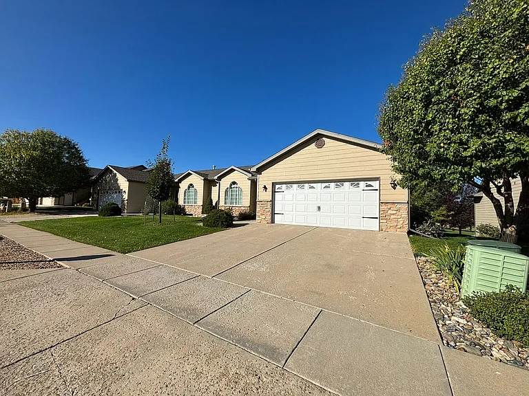 6817 Dunsmore Rd — Photo 3