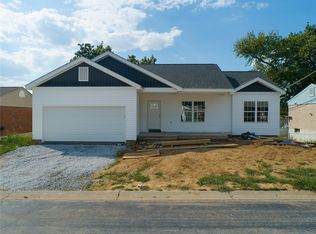 2113 Golfway St, Saint Charles, MO 63301