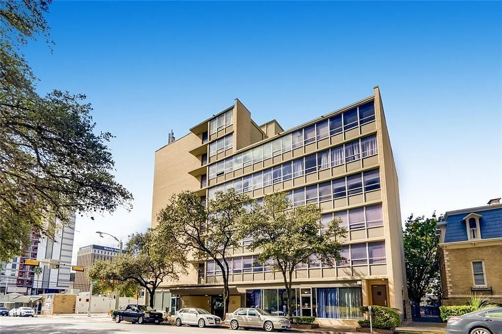 1 bed, 1.0 bath, 608 sqft, $1,050 — Photo 1