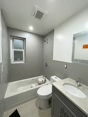 Rented by Jonis Realty | media 7