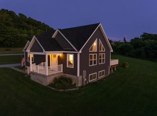 15 Eve Mont Dr, Saint Albans, VT 05478