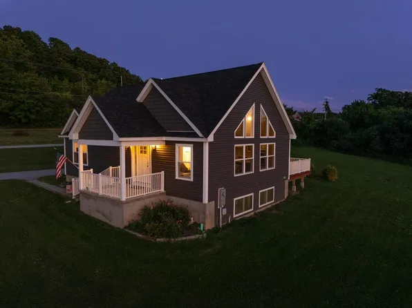 15 Eve Mont Drive, St. Albans Town, VT 05478