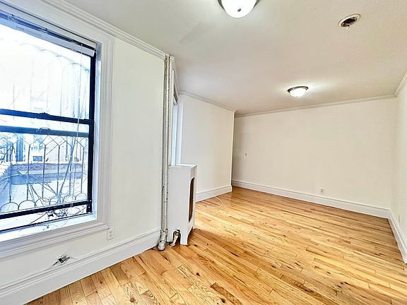 3rd image of 26 E 105th St #1V