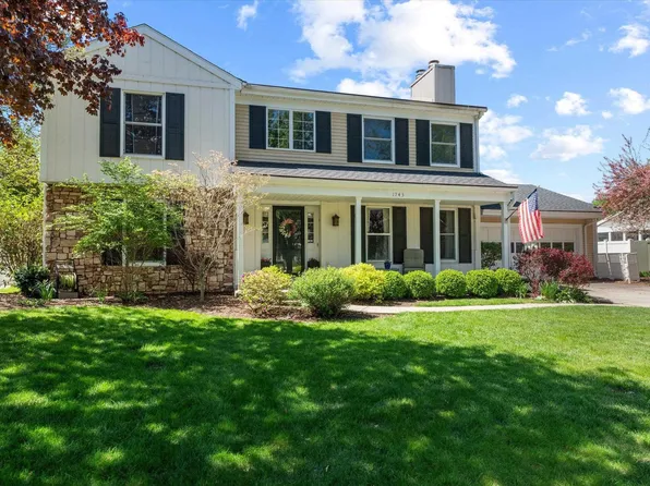 1743 Crabtree Ln, Elkhart, IN 46514