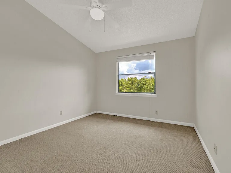 6371 Toulon Dr — Photo 26