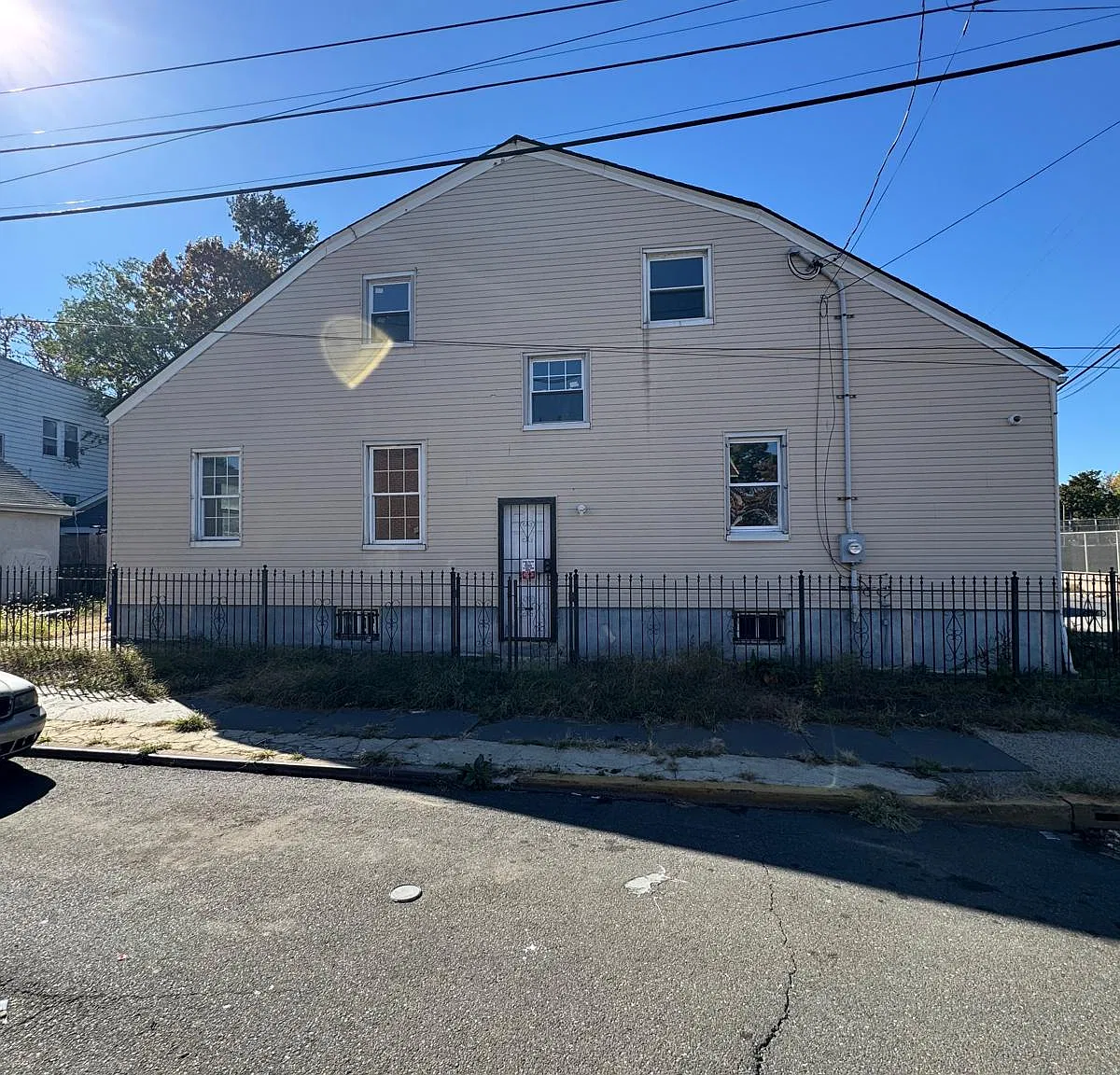 4 bed, $3,200 — Photo 2