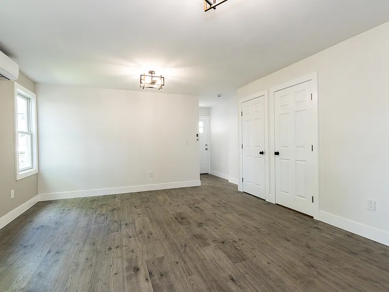 329 Livingston St #1 — Photo 4