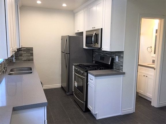 4th image of 1000 N Orange Grove Ave APT 8