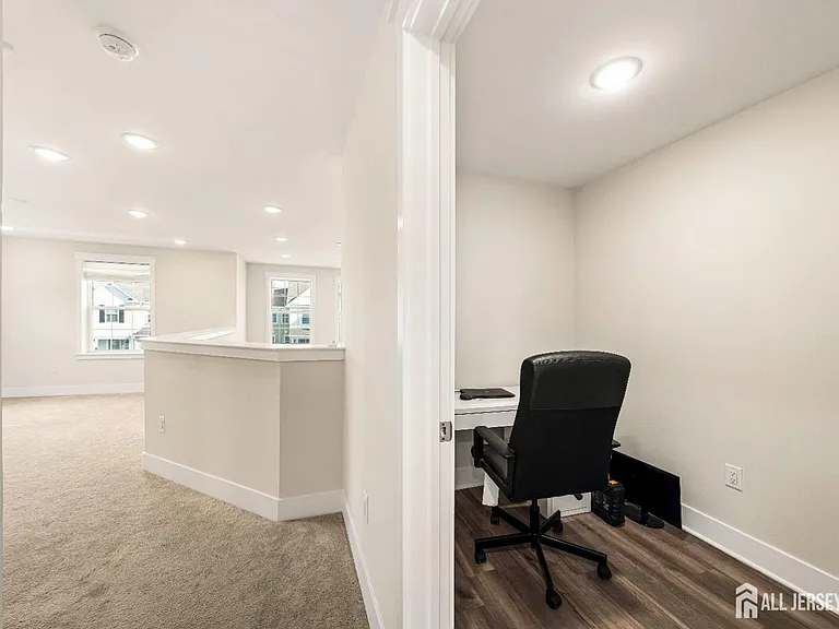 707 Station Rd — Photo 10