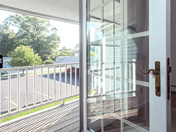 Fox Village Apartment Homes, 400 Hiawatha Ave, La Porte, IN 46350