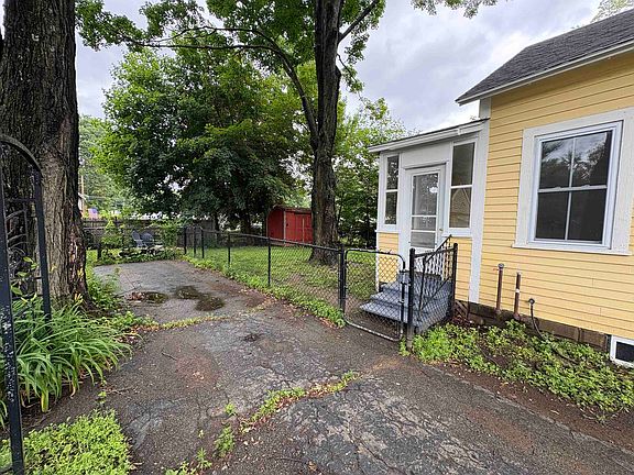 4th image of 89 Arlington Avenue