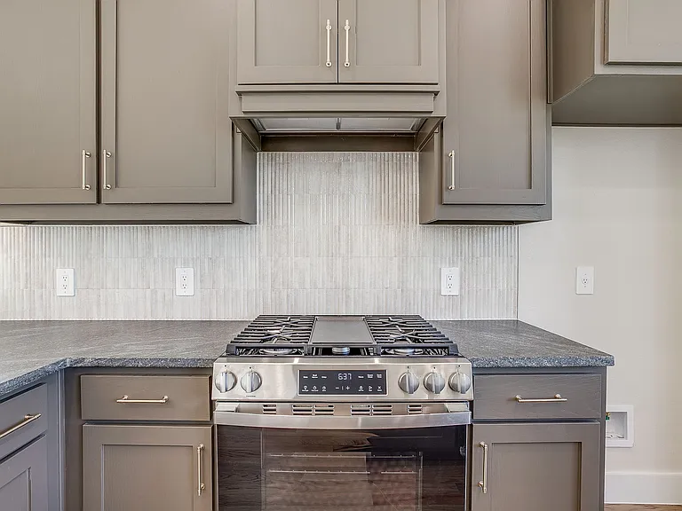 2820 Weisenberger St #110 — Photo 13