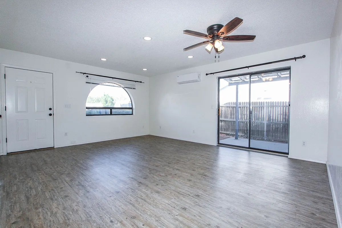 Building Photo - 7159 E Silverlode Dr