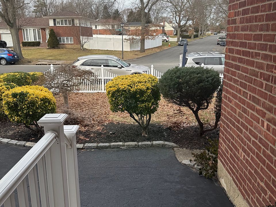 1st image of 14 Genesee Dr