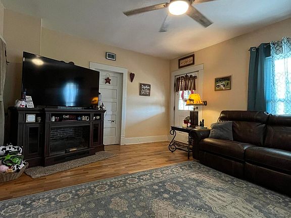 4th image of 11014 Iris Rd