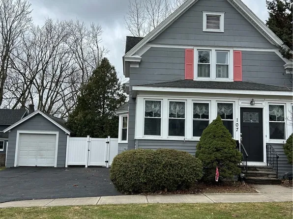 107 Hazel St, Liverpool, NY 13088