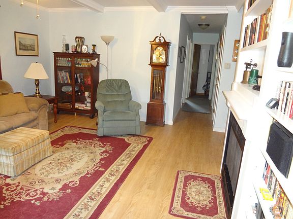 4th image of 845 Garfield Ave