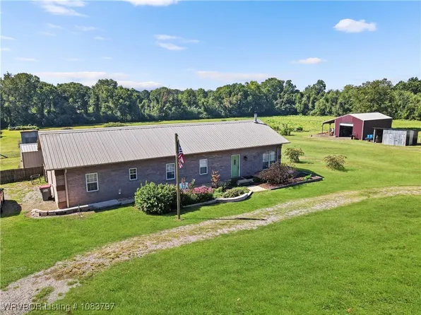 2111 Horne St, Lavaca, AR 72941