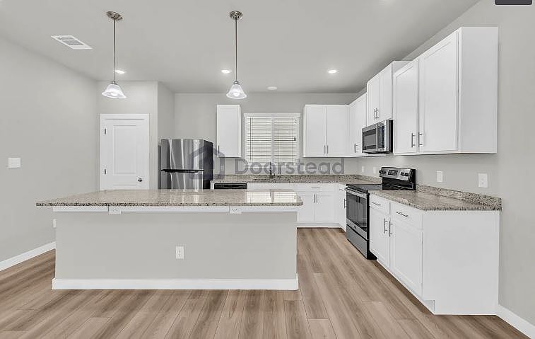 1st image of 21514 Sir Walter Ln