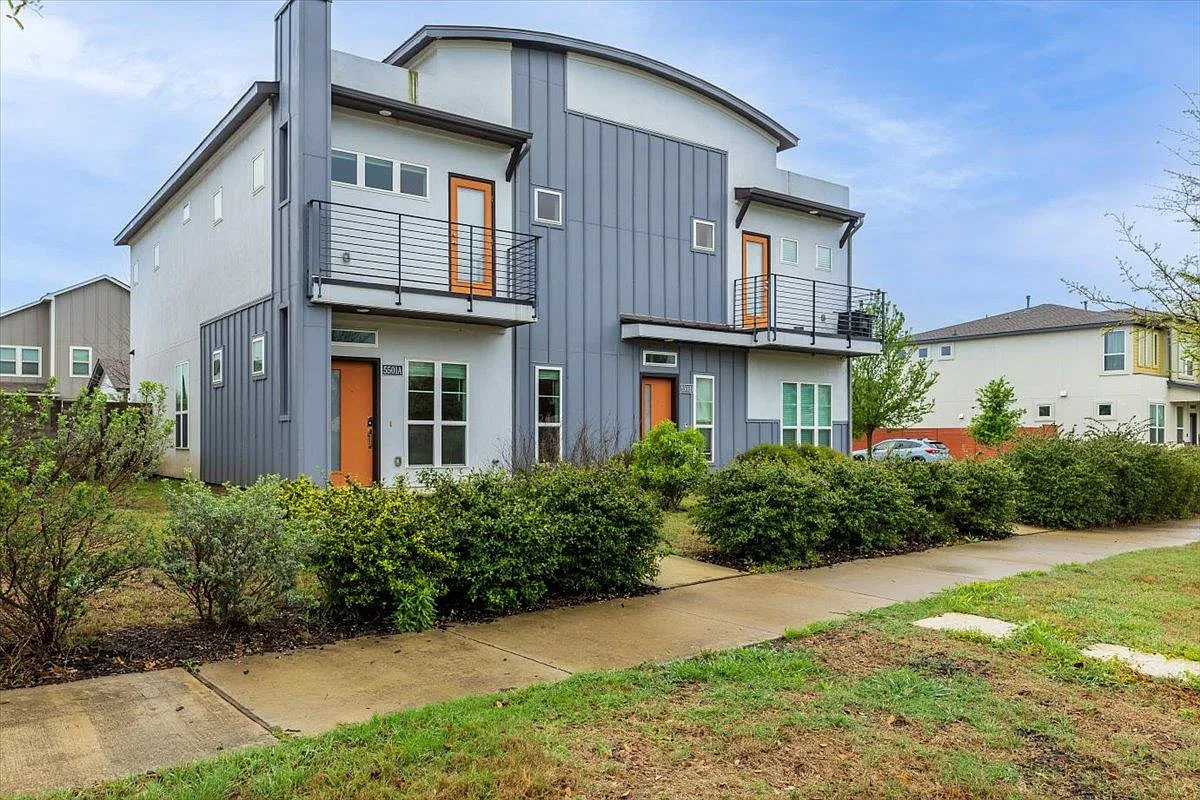 3 bed, 2.5 bath, 1840 sqft, $2,200 — Photo 1