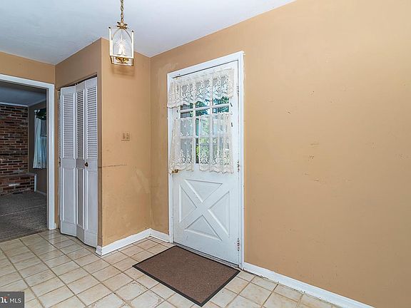 4th image of 13019 Amesbury St