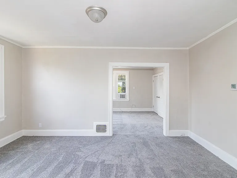 926 Mount Hope Ave #2 — Photo 6