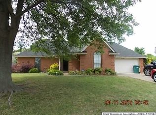 1128 Richland Dr, Southaven, MS 38671