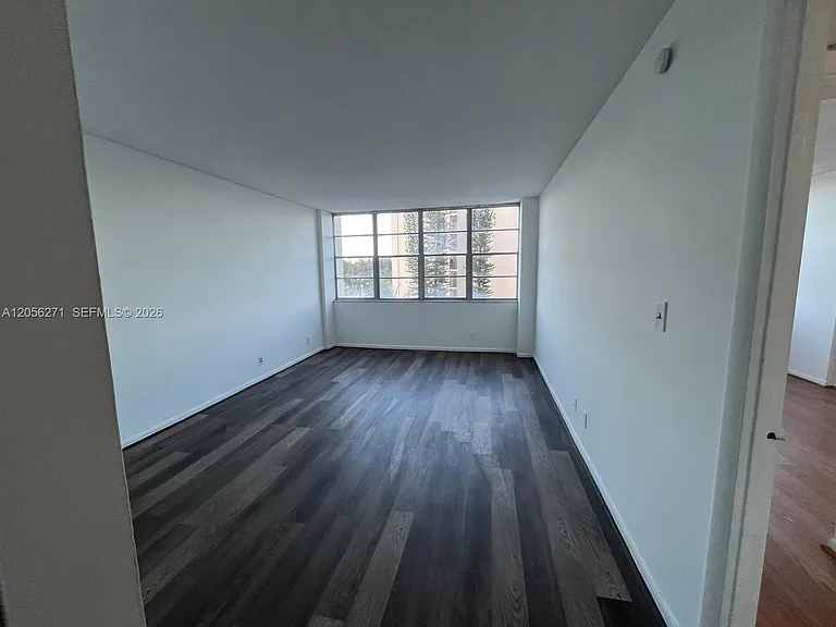 2025 NE 164th St #408 — Photo 9