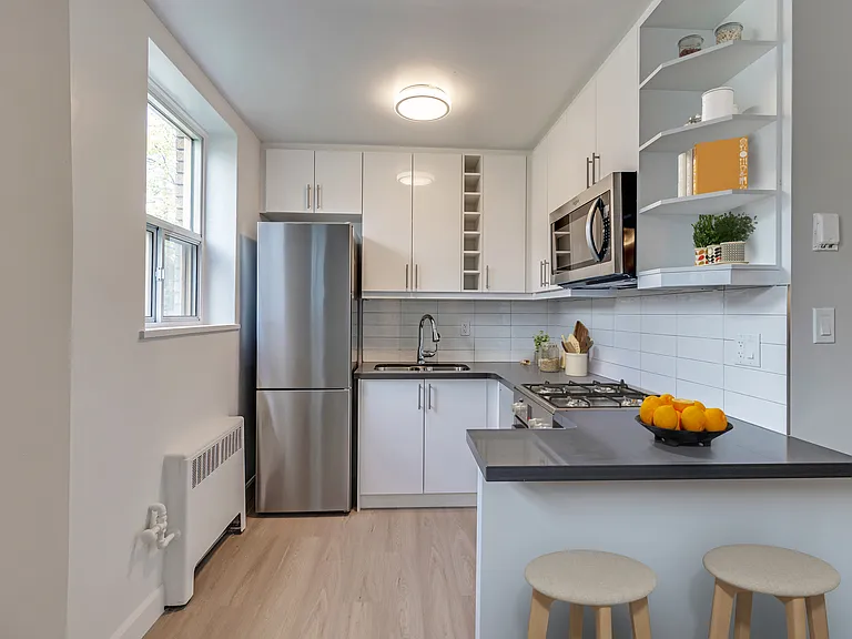 153 Ranleigh Ave — Photo 16