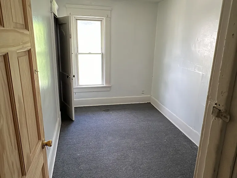 203 Buckingham Ave #203 — Photo 2