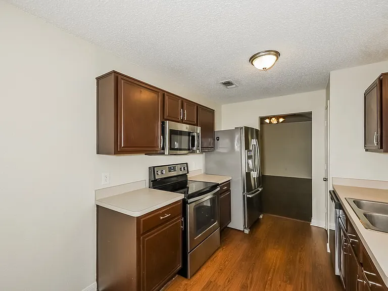 2370 Stagecoach St — Photo 8