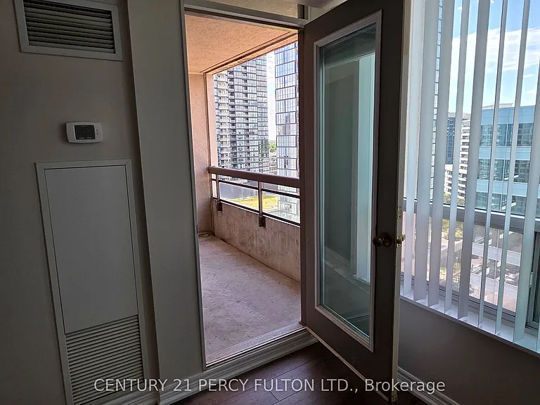 18 Parkview Ave #1811 — Photo 16